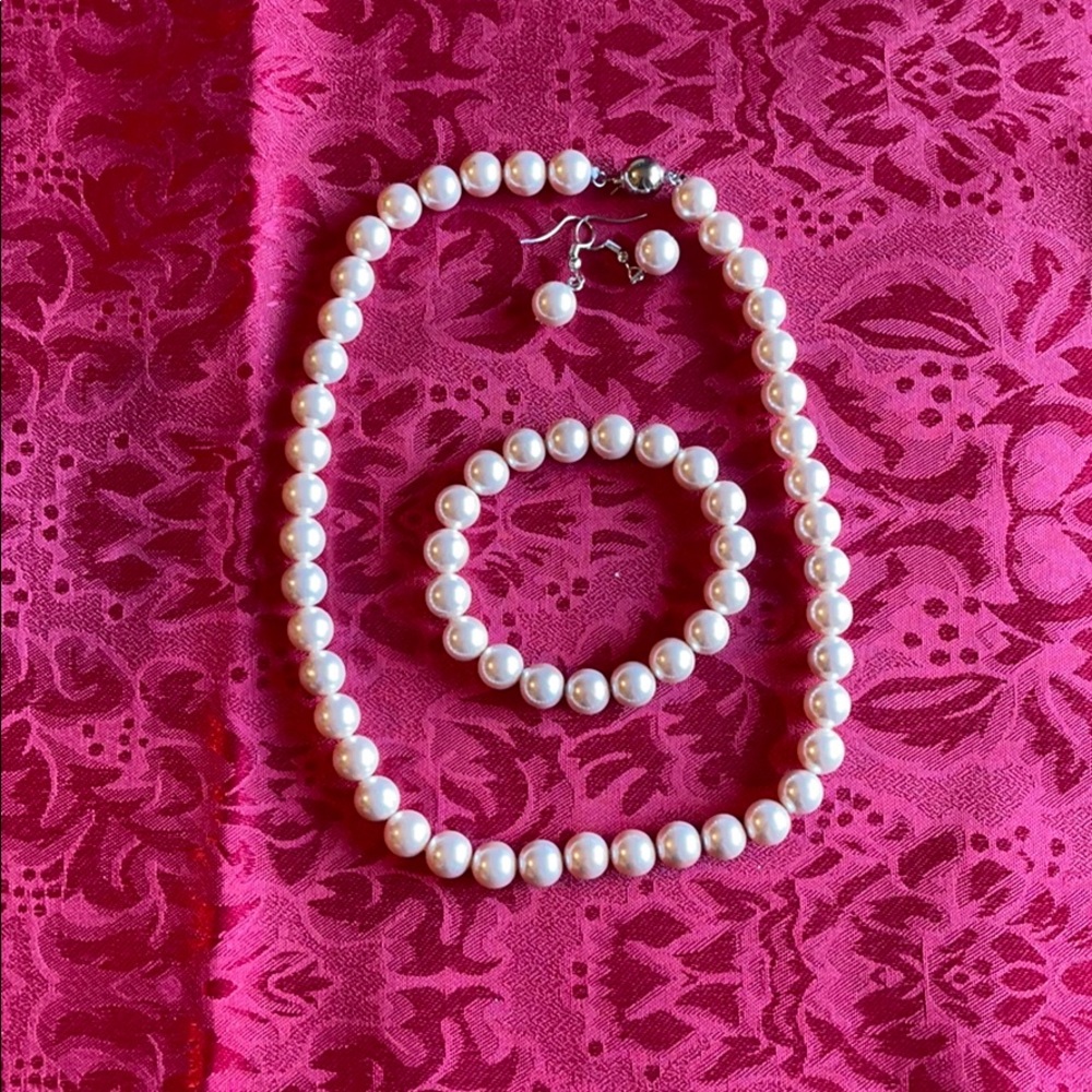 Pearl Elastic Necklace Bracelet Dangle Earring Set